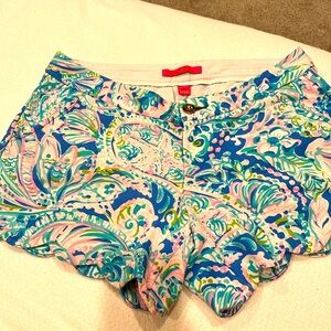 Lilly Pulitzer scalloped rim shorts.